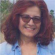 Offro supporto a famiglie che lavorano  con ospitalità a bambini e ragazzi. Esperienze  orto, giardino e aiuto compiti.